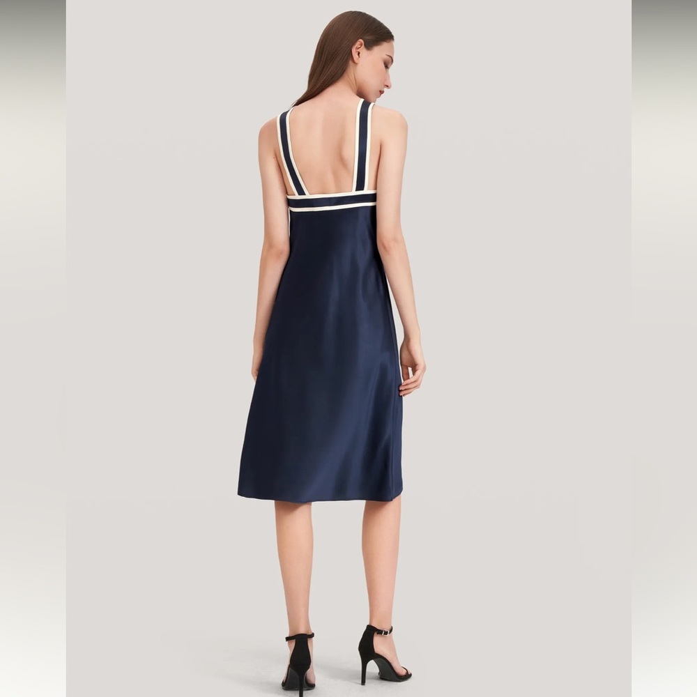 Lilysilk Glossy Camellia Silk Halter-Neck Dress - Picture 5 of 10